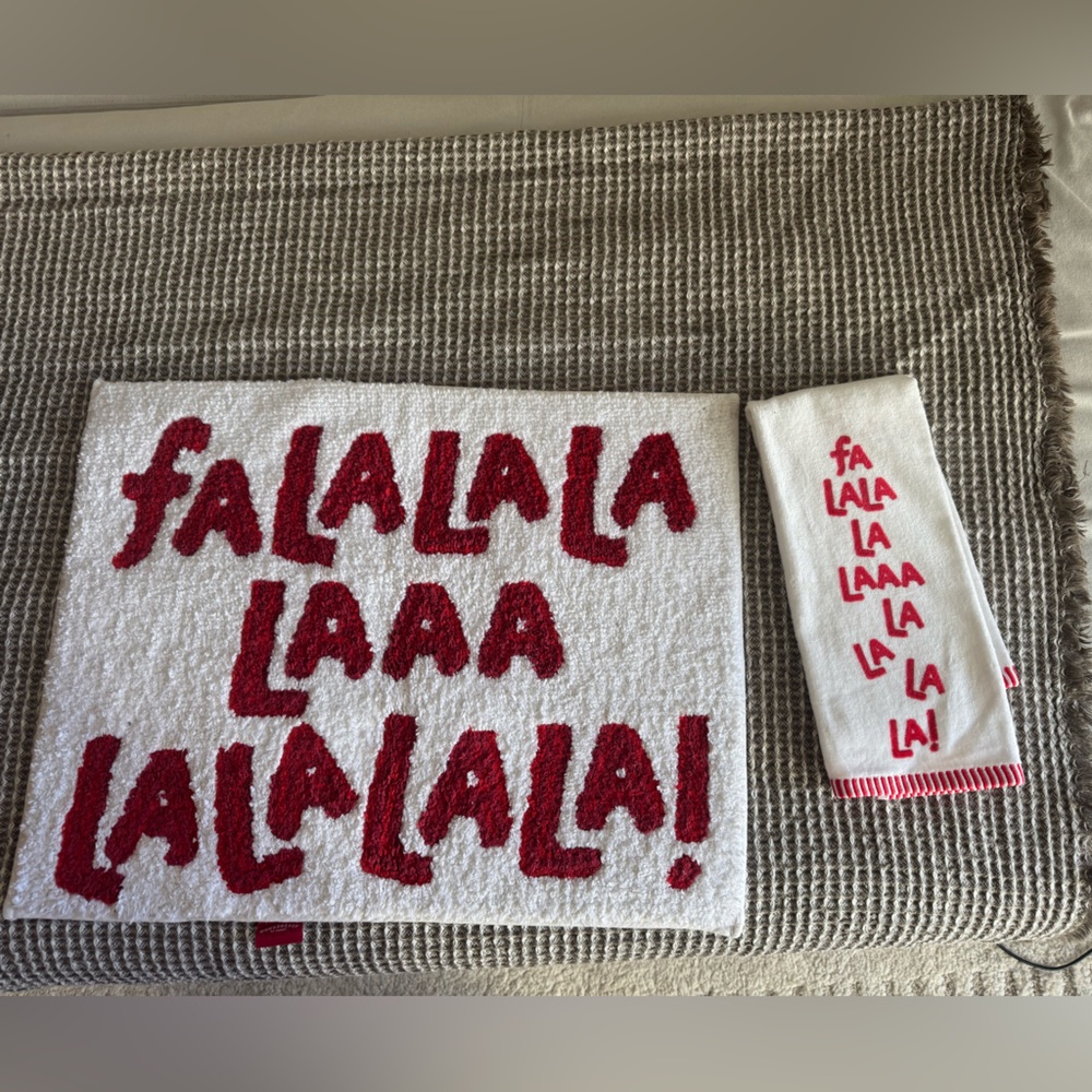 Target Red and White Holiday Bath Towels